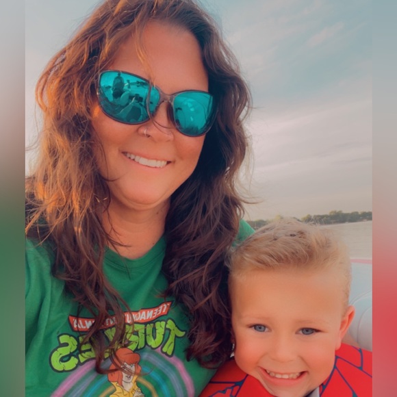 ๐ฆIโm Stefani & thanks for stopping by my closet๐ฆ - Picture 16 of 16